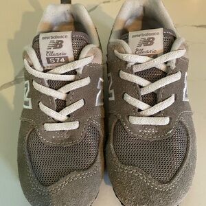 New Balance Kids Classic 574 Gray Sneakers Size 9.5